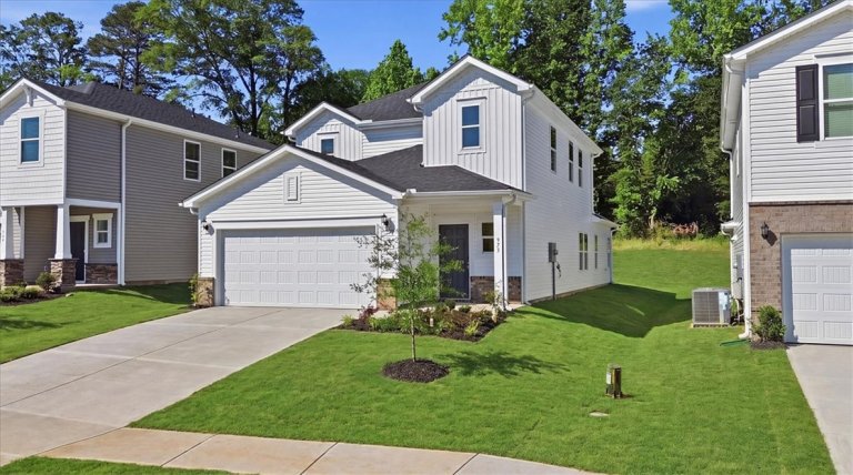 973 Penfold Pointe Point active home in Brayfield Manor, Wellford, SC