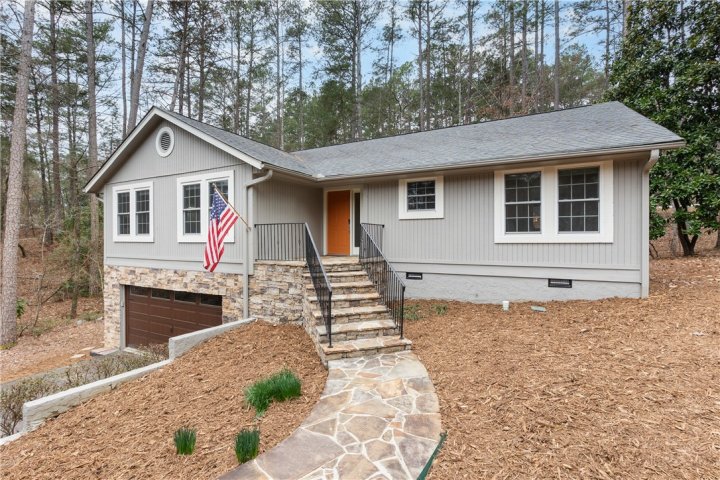 20 Fair Wind Drive active home in Keowee Key, Salem, SC