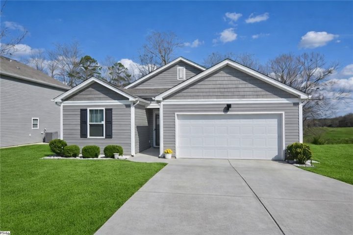 242 Hillendale Way pending home in Rogers Knoll, Pelzer, SC