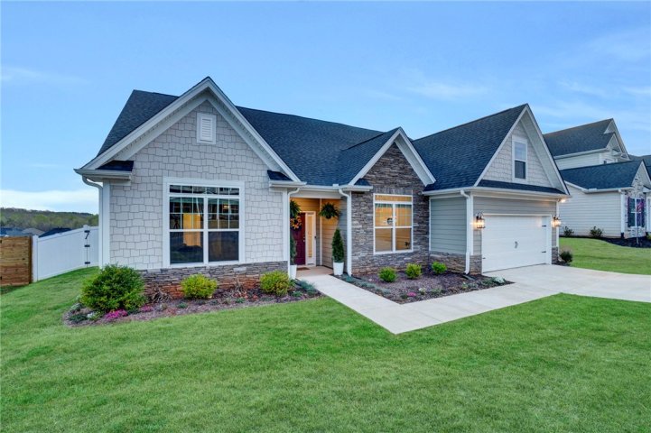 142 Juniper Hill Drive active home in Carriage Hill, Easley, SC