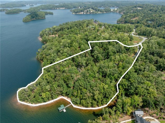 A home in Cliffs At Keowee Springs, Six Mile
