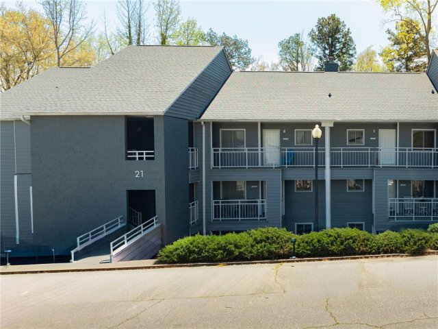 2101 Northlake Drive active home in Northlake Condo, Anderson, SC