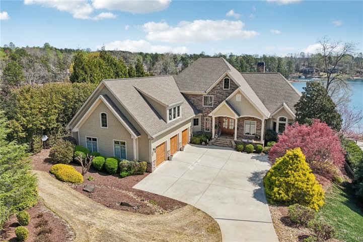 353 Stardust Lane sold home in Moonlight Bay On Keowee, Seneca, SC