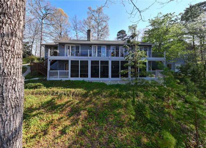 26 Marina Village Way active home in Keowee Key, Salem, SC