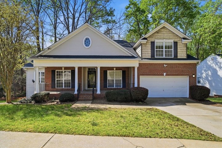 508 Fieldgate Court active home in Planters Row, Mauldin, SC