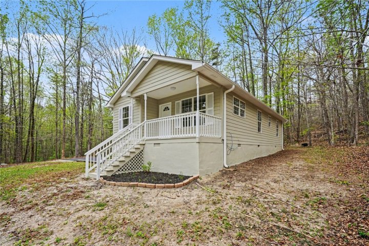 468 Holden Drive active home in Foxwood Hills, Westminster, SC