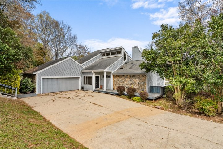 Homes in Cherokee Garden, Seneca