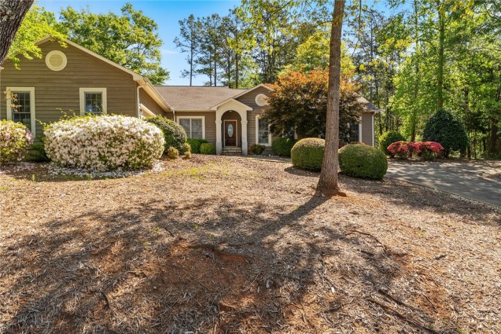 3607 Rocky Creek Drive active home in Cross Creek Plantation, Seneca, SC
