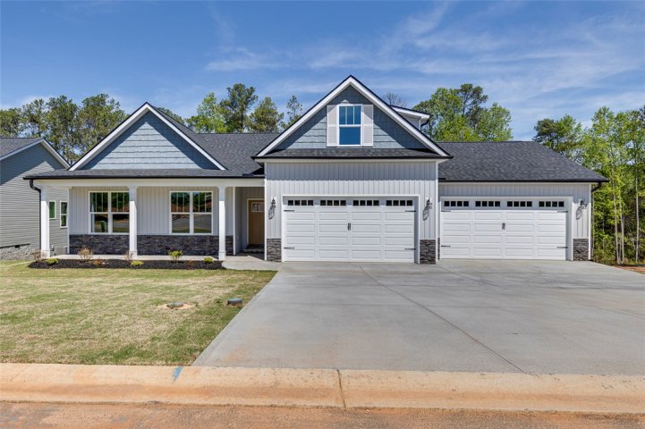 123 Hideaway Lane active home in Hinton Farm, Easley, SC