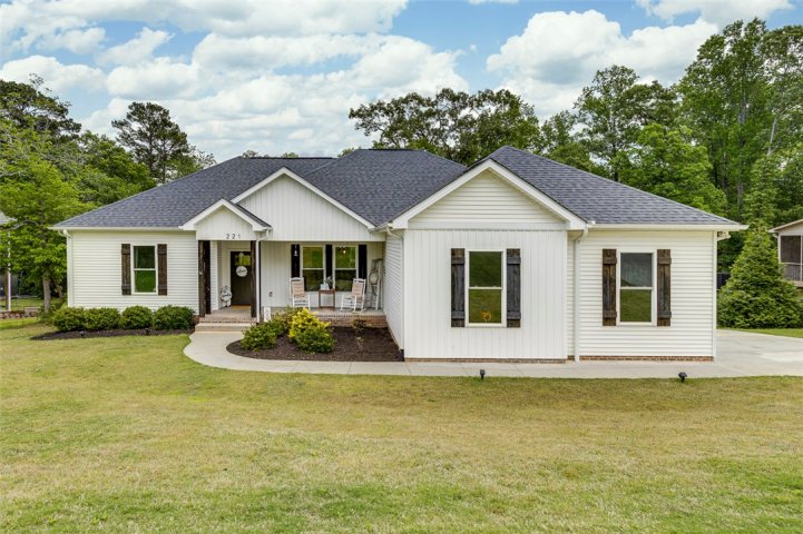 Homes in Glen Laurel, Easley