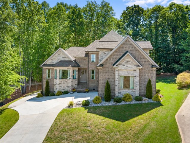 140 Turnberry Road active home in Brookstone Meadows, Anderson, SC