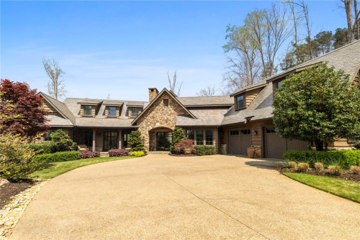 195 Village View Drive active home in The Reserve At Lake Keowee, Sunset, SC