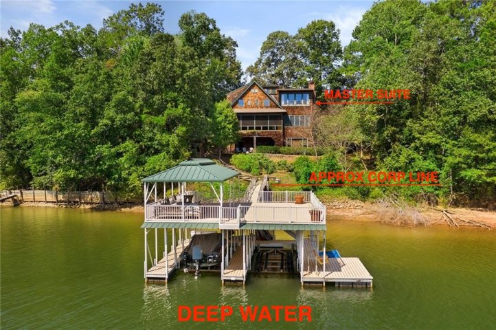 792 Tom Cobb Drive active home in Lake Hartwell, Hartwell, GA