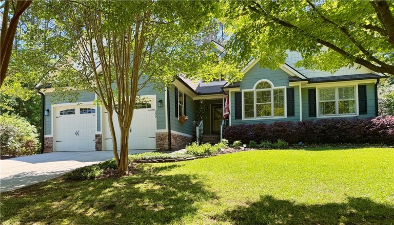 Homes in Hunters Run, Walhalla