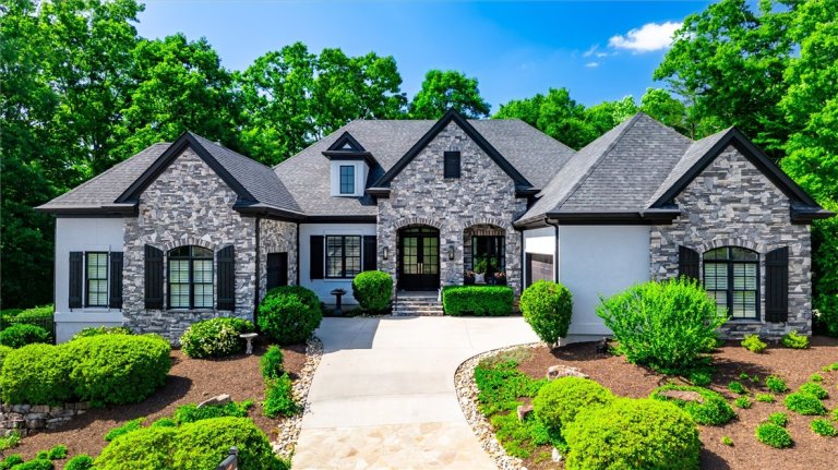 245 Abenaki Way active home in Acadia, Piedmont, SC