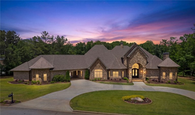 A home in Bella, Belton
