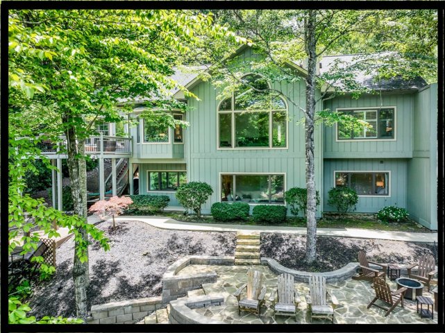 22 Mizzen Lane active home in Keowee Key, Salem, SC