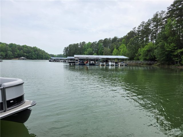 116 Oconee Avenue active home in Chickasaw Point, Westminster, SC