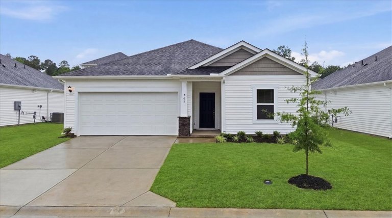 705 Parry Court active home in Vickery Station, Woodruff, SC