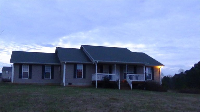 402 Green View Court sold home in Eleven South, Westminster, SC