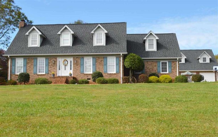 1121 Moorehead Place sold home in Century Hills, Pendleton, SC