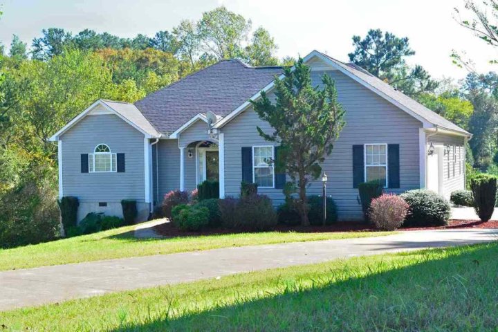 304 Woodglen Court sold home in Woodfarm Acres, Seneca, SC