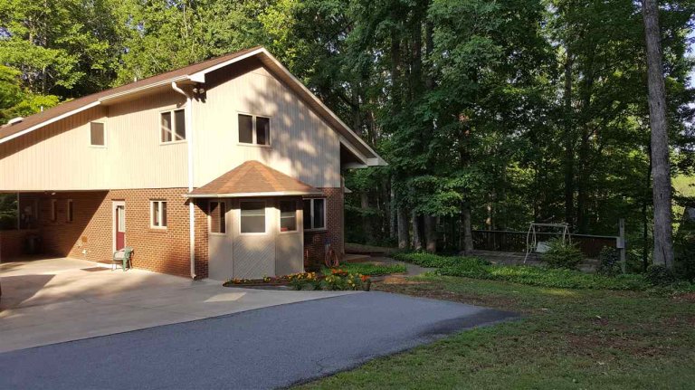 124 Honeywood Drive Scatterwood Subdivision sold home in Scatter Wood, West Union, SC