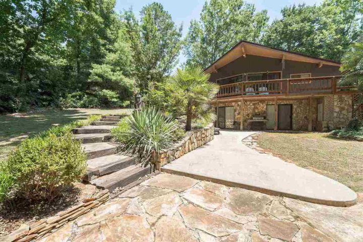 201 Valley Dale Drive sold home in Surfside Height, Anderson, SC