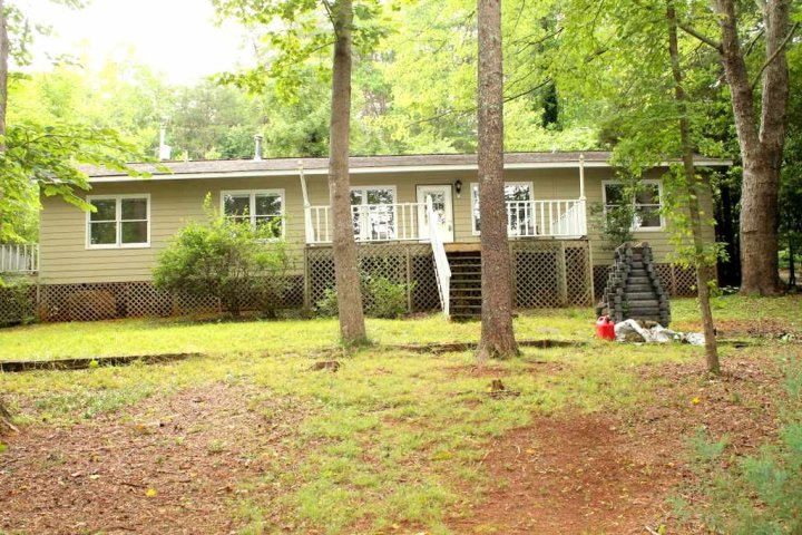 365 Shorewood Circle sold home in Shorewood, Toccoa, GA