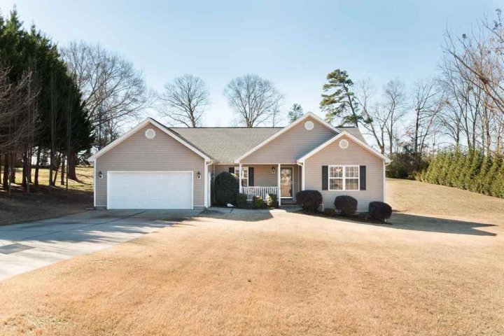 100 Carriage Lane Century Hills Subdivision sold home in Century Hills, Pendleton, SC