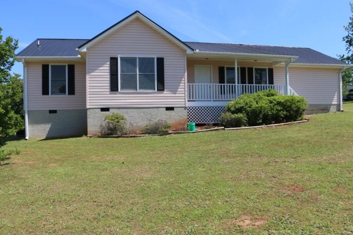 131 Lake Drive sold home in Beaverdam Lake, Fair Play, SC