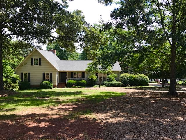 1142 Moorhead Place sold home in Century Hills, Pendleton, SC