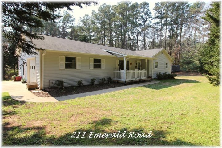 211 Emerald Road sold home in Grover Square, Seneca, SC