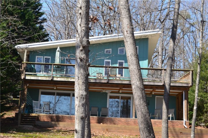 281 Chateau Drive sold home in Brittany Hbr N, Lavonia, GA