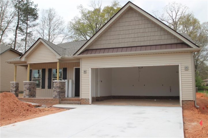 336 S Stonegate Drive sold home in Stonegate, Seneca, SC