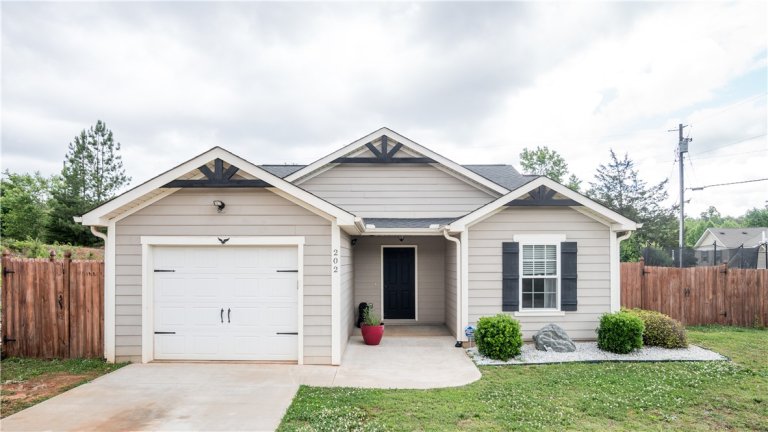 202 Maple Grove Road sold home in The Groves At Perkins Creek, Seneca, SC