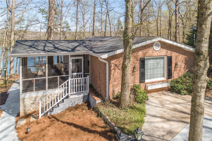 1012 Pine Lake Drive sold home in Isle-O-Pines, Townville, SC