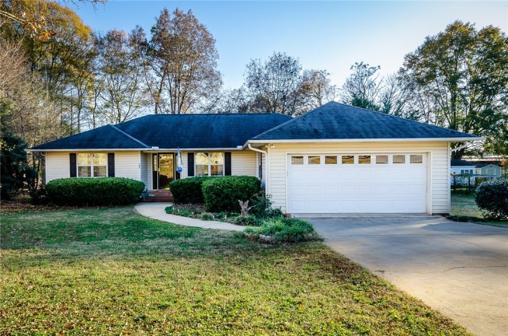 300 Shore Line Drive sold home in Brookstone Acres, Anderson, SC