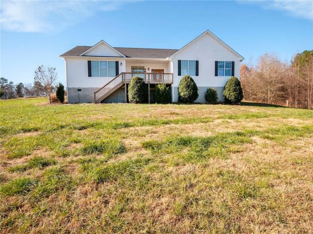 1240 Dr Johns Road sold home in Tugaloo TWP, Westminster, SC