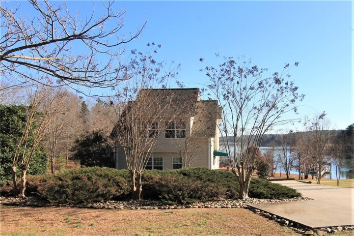 811 Durham Brown Road sold home in Deer Cove, Seneca, SC