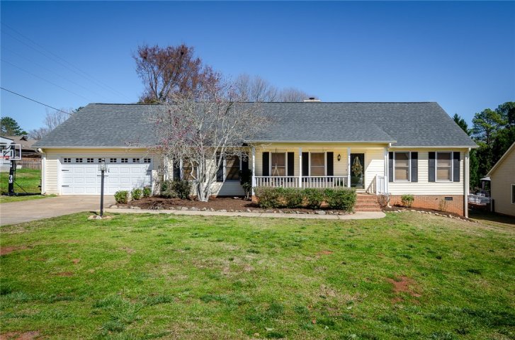 304 June Way sold home in Hill & Dale Sub, Anderson, SC