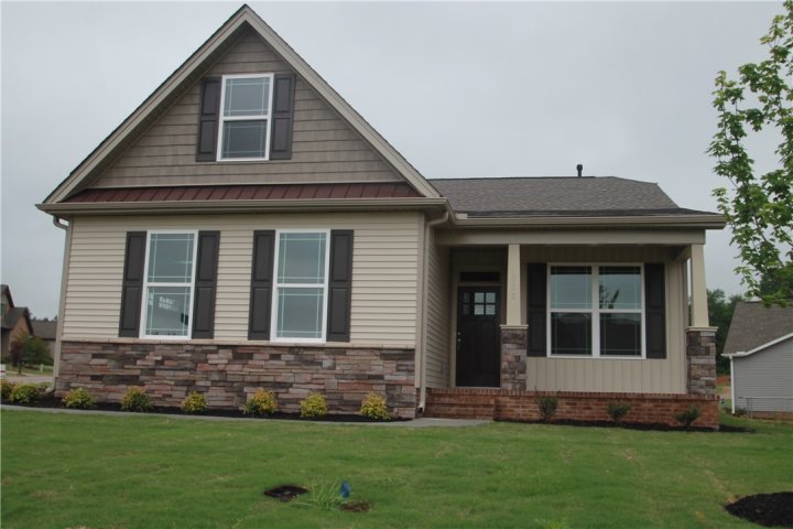 302 S Stonegate Drive sold home in Stonegate, Seneca, SC