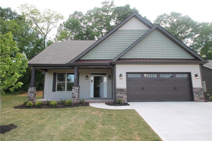 348 S Stonegate Drive sold home in Stonegate, Seneca, SC