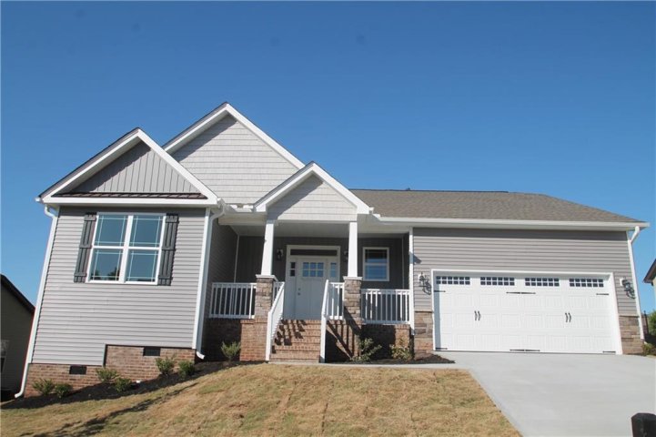 137 Stonegate Drive sold home in Stonegate, Seneca, SC