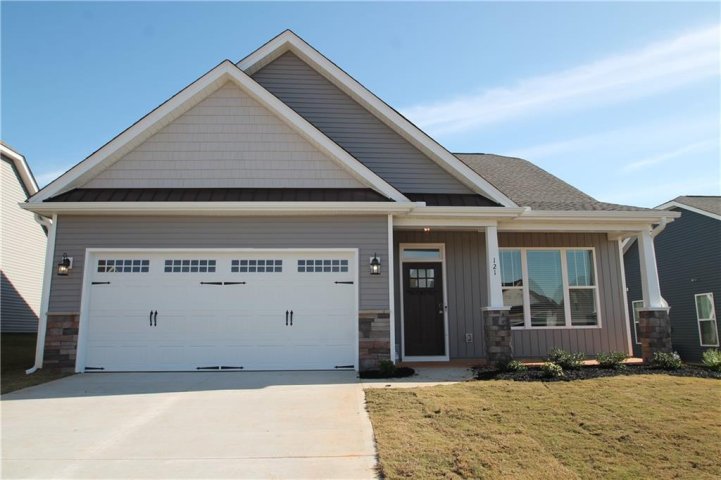 611 Sandstone Drive sold home in Stonegate, Seneca, SC