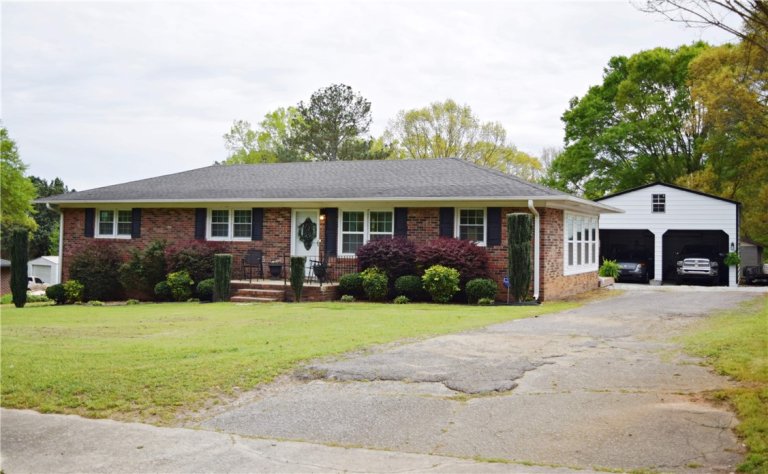 504 E Green Street sold home in Woodbine Height, Iva, SC