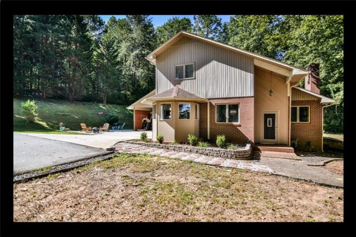 124 Honeywood Drive sold home in Scatter Wood, West Union, SC