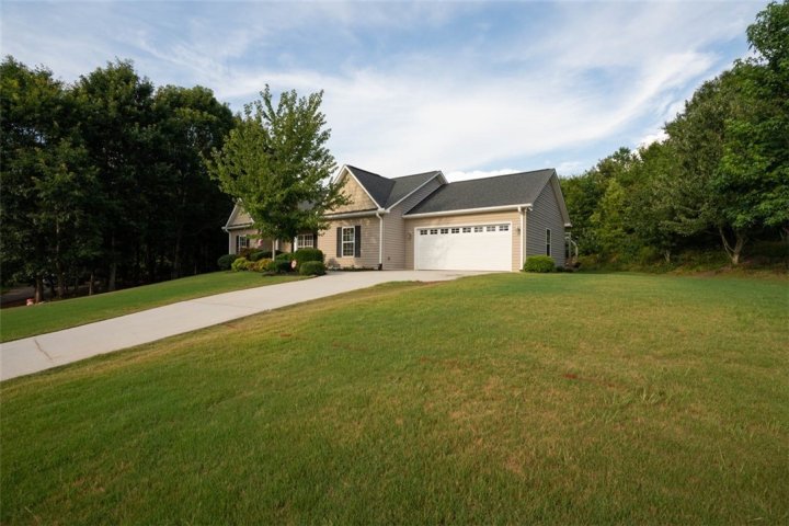 102 Dana Lynn Lane sold home in Pendleton Place, Pendleton, SC