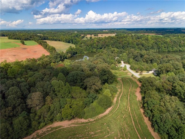 Lot 1 Arrowhead Lake Trail sold home in Arrowhead Lake Farms, Westminster, SC