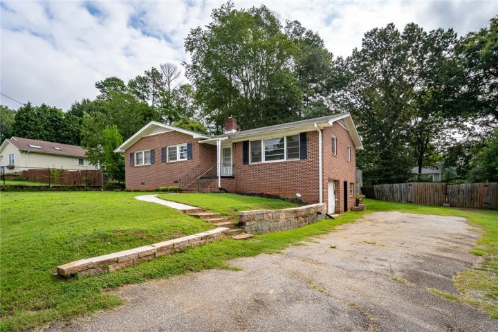 2216 Ridgewood Avenue sold home in Northgate, Anderson, SC